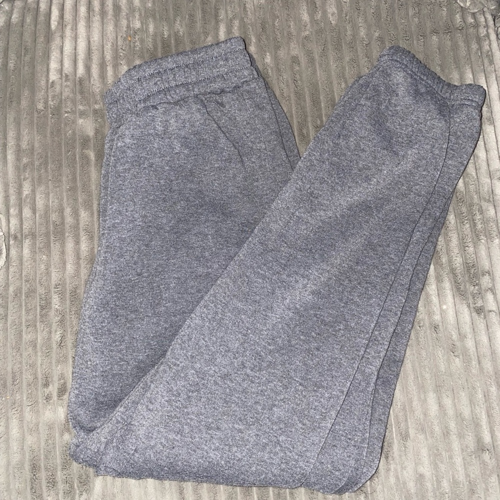 Basic dark grey sweatpants